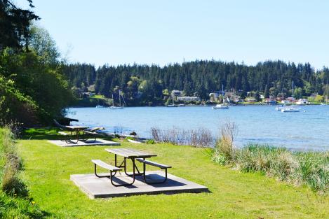 There are plenty of great picnic spots at this large waterfront park in central Freeland, at Holmes Harbor.
